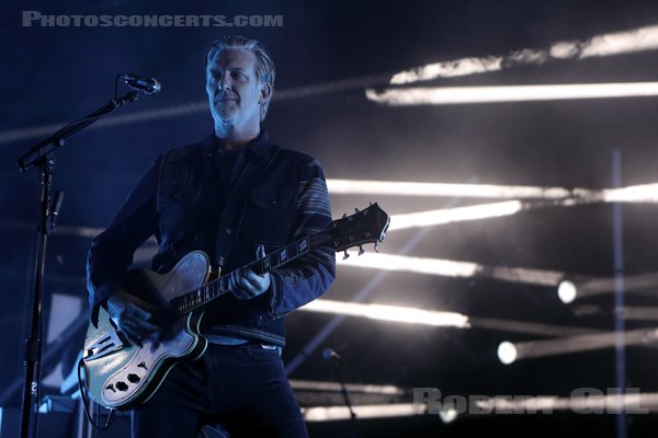 QUEENS OF THE STONE AGE - 2023-11-07 - PARIS - Accor Arena - Joshua Michael Homme III